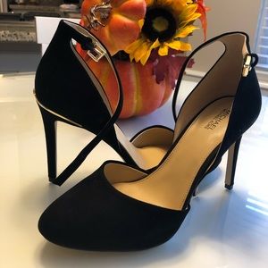 NWOT Michael Kors black heels